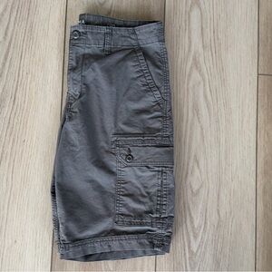 Men’s Sonoma Gray Cargo Shorts Size 33